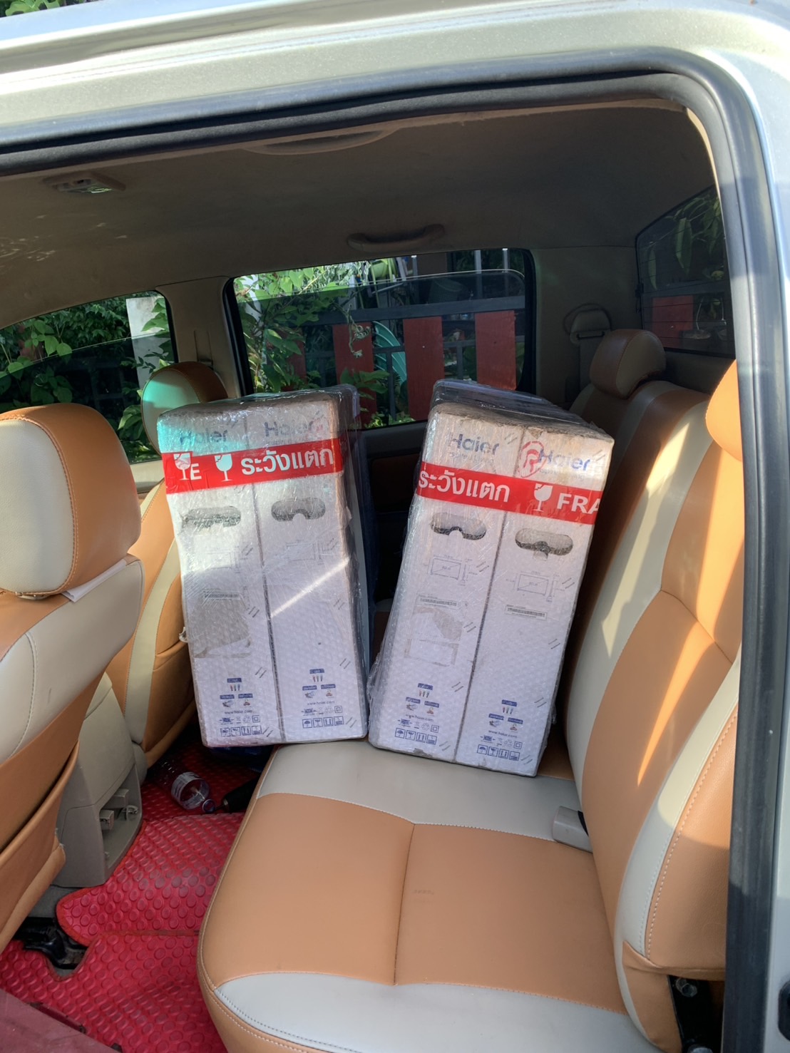 Careful Haier air conditioner delivery
